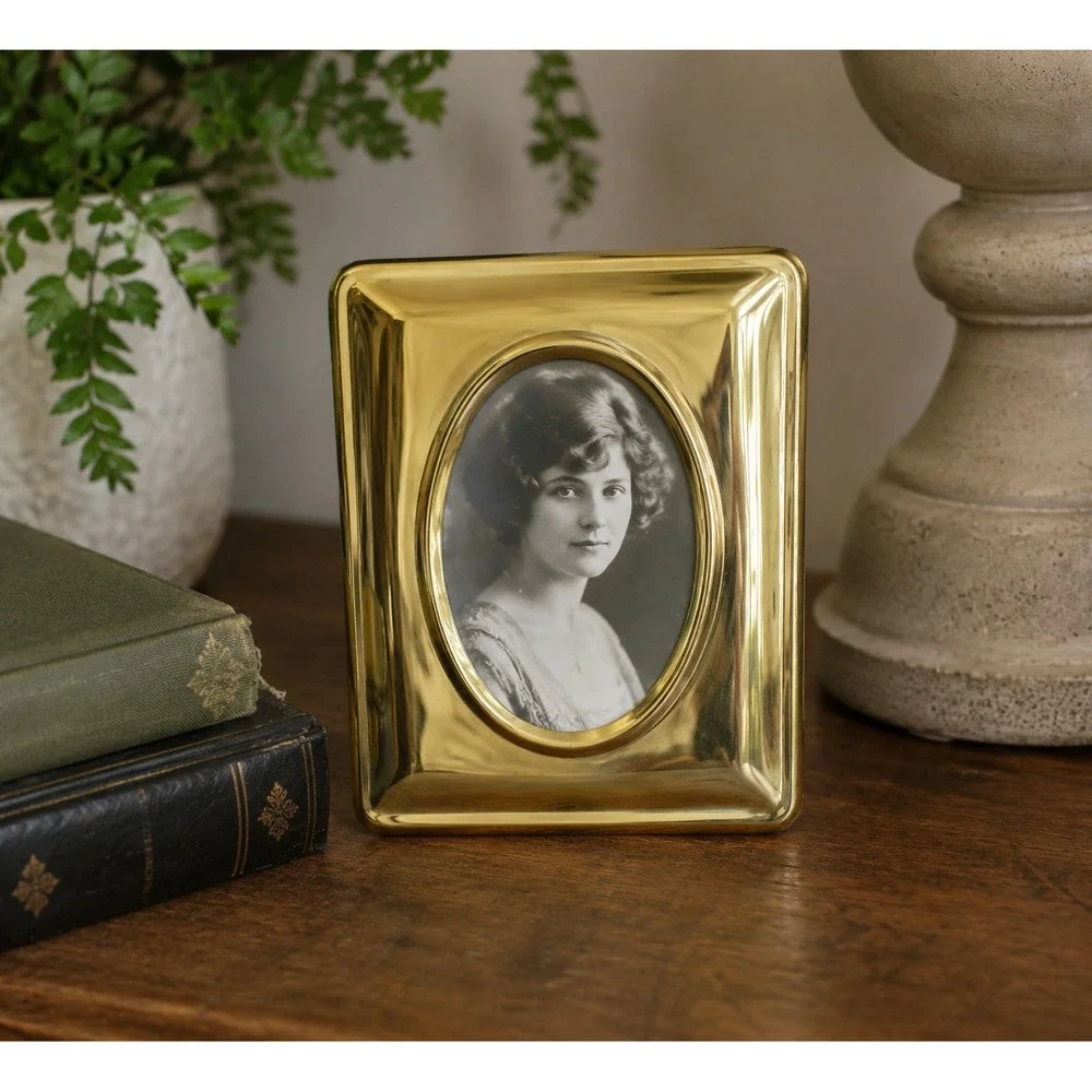 Vintage Gold Tone Metal 4x5 Picture Frame Oval Wallet Photo Tabletop Easel Frame